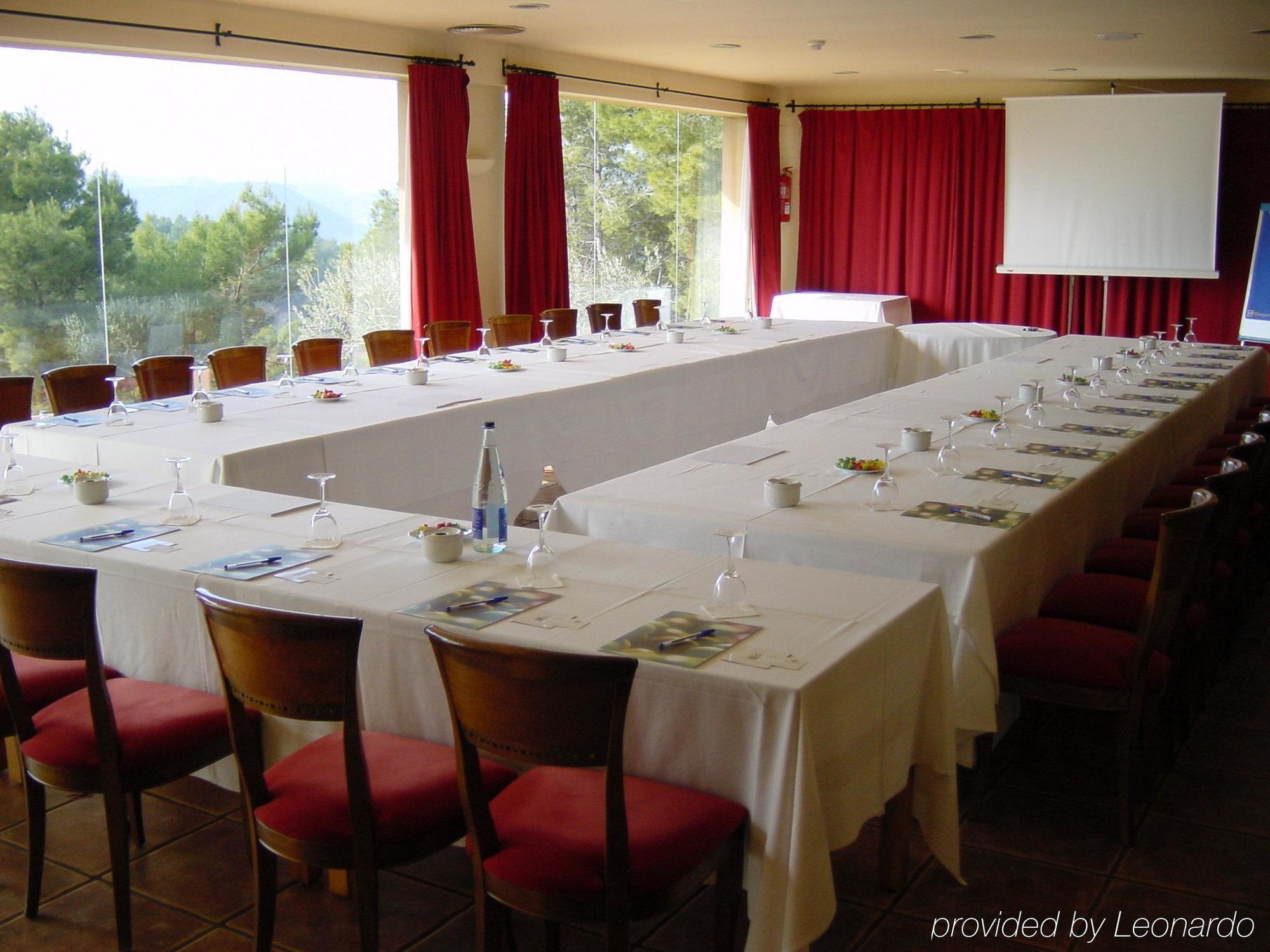 Hotel Golf Can Rafel Corbera de Llobregat Съоръжения снимка