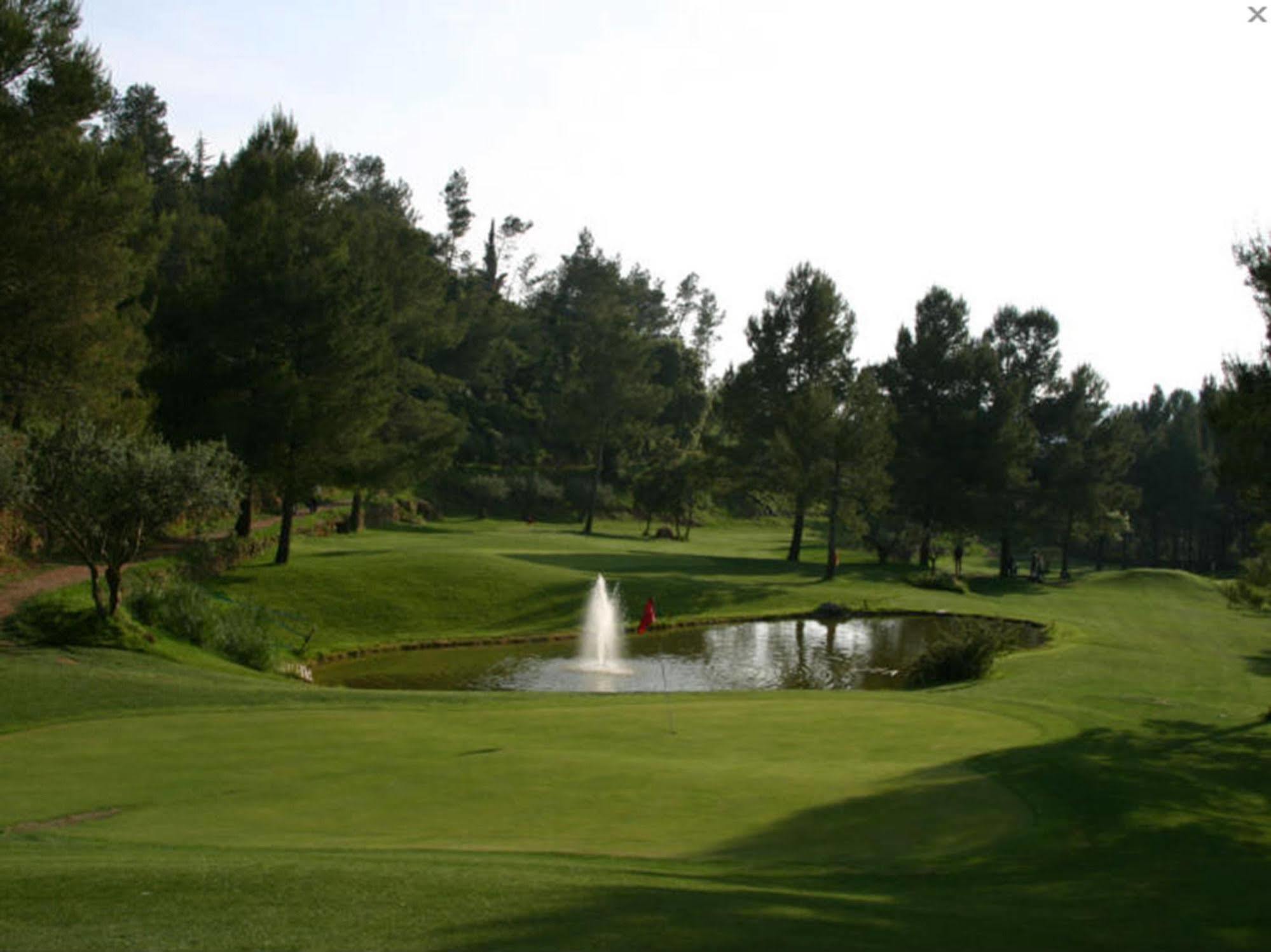 Hotel Golf Can Rafel Corbera de Llobregat Екстериор снимка